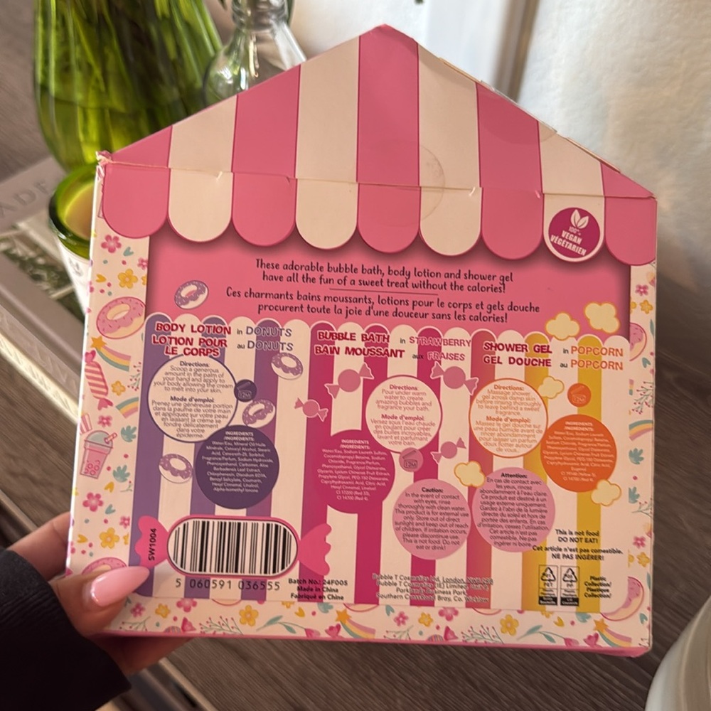 Sweet Fruity Scented Bath Gift Set - Picture 4 of 4